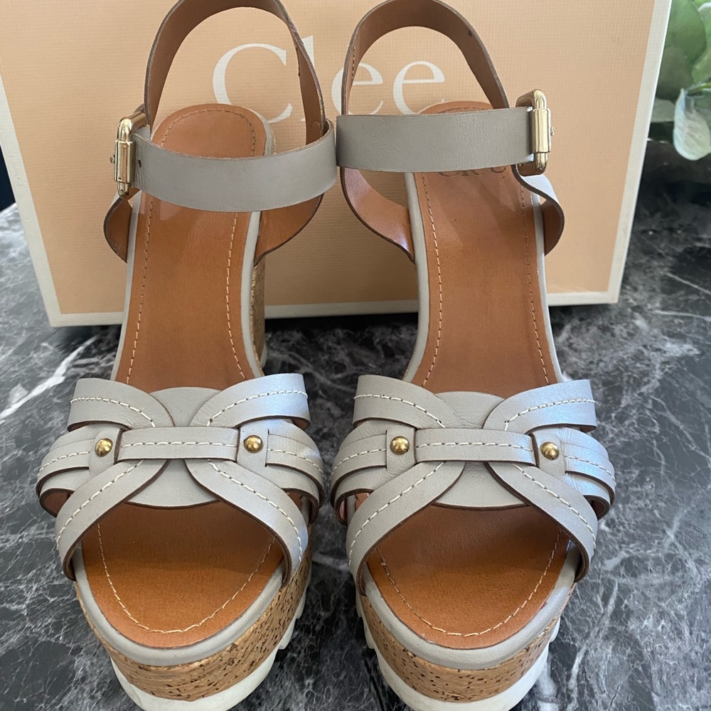Clée Platform - Picture 2 of 4